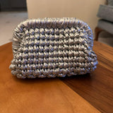 Bolso crochet plateado pequeño / Kaus Studio